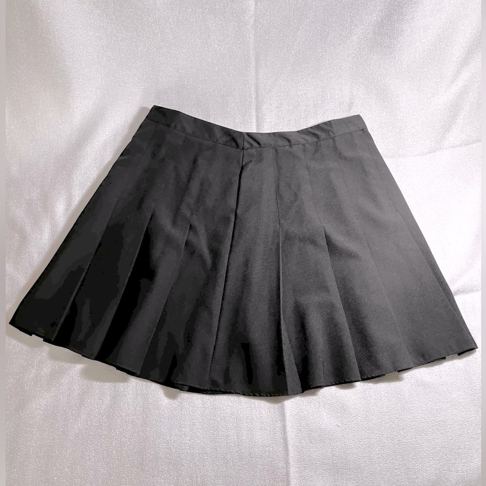 Atmosphere Black Pleated Skirt